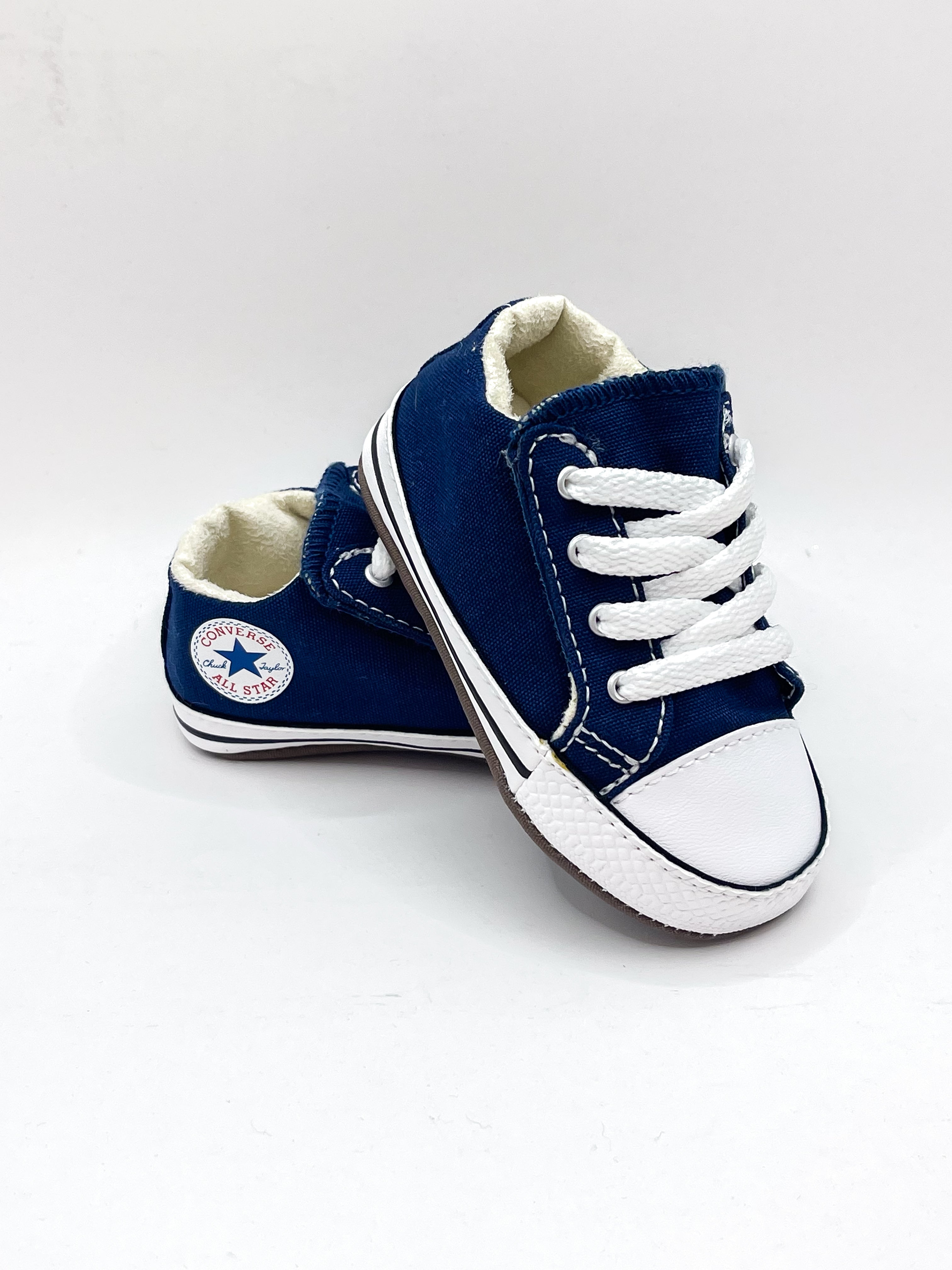 BNWOT Converse cribster velcro shoes (2UK)