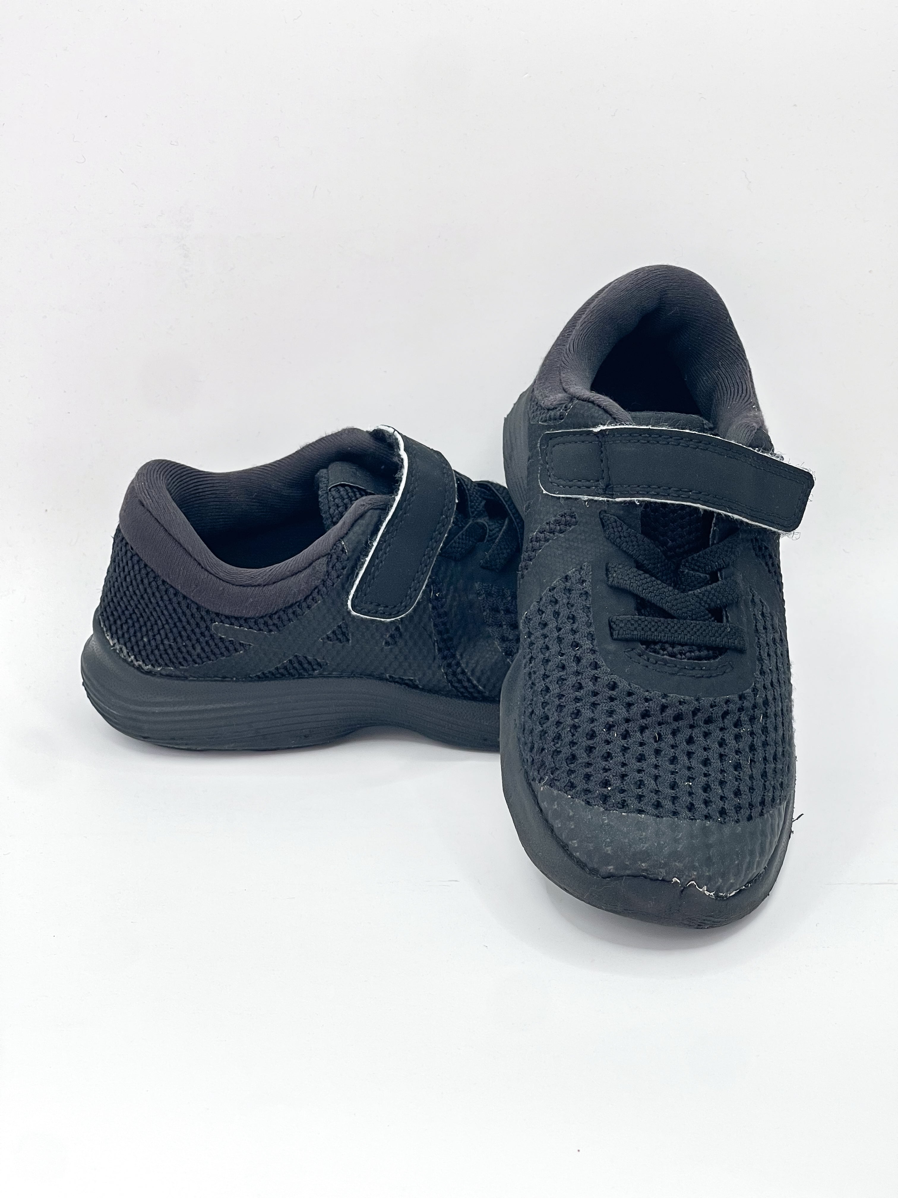 Nike revolution 4 PSV sneakers (28EU)