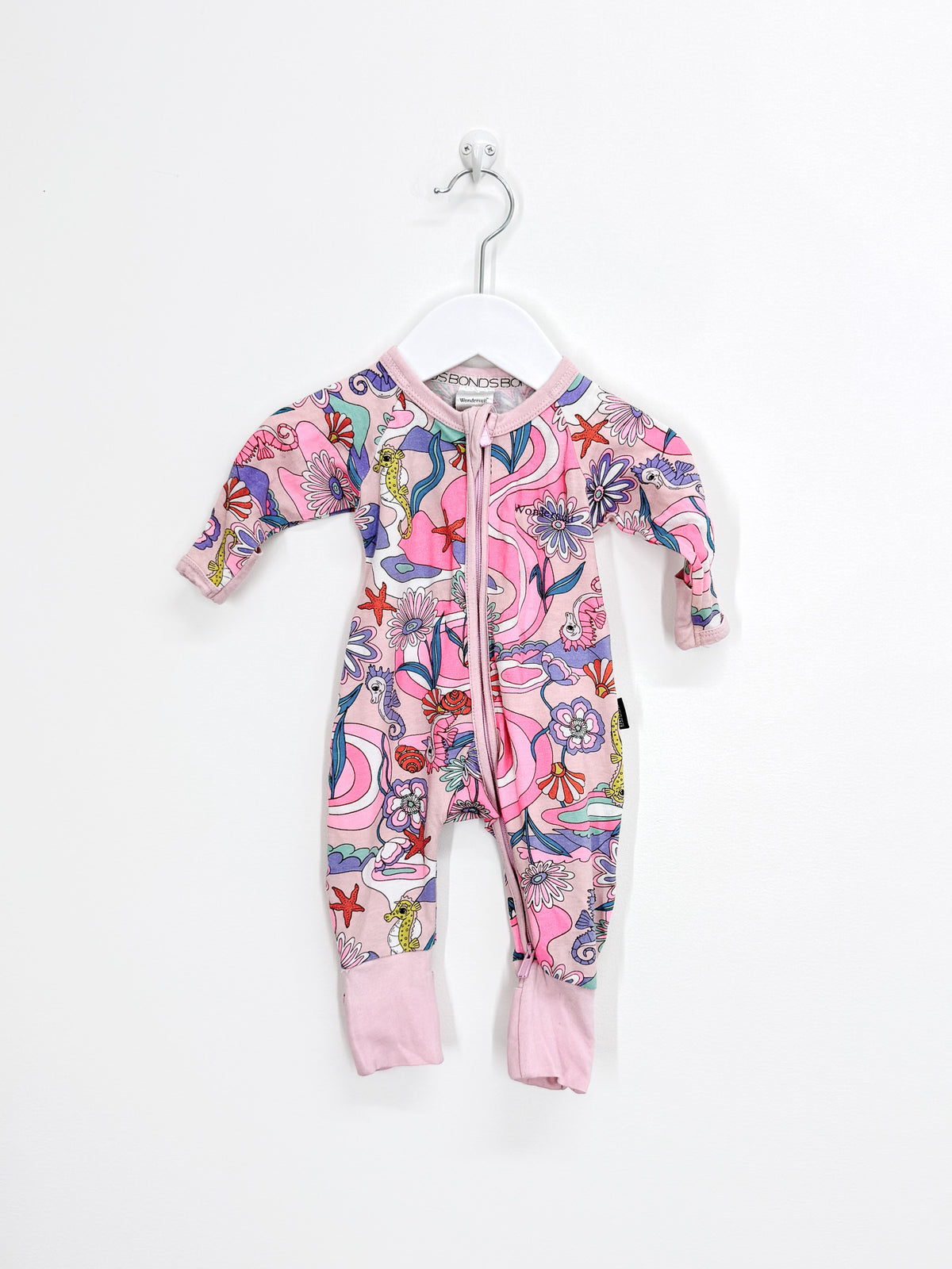 Bonds wondersuit - pink seahorses (newborn)