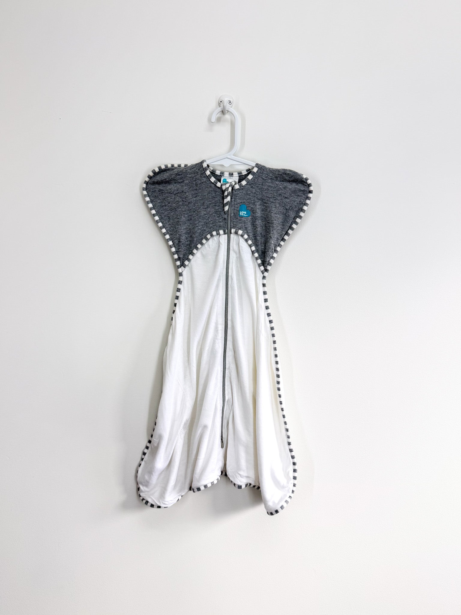 Love To Dream hip harness swaddle 1.0 tog (med)