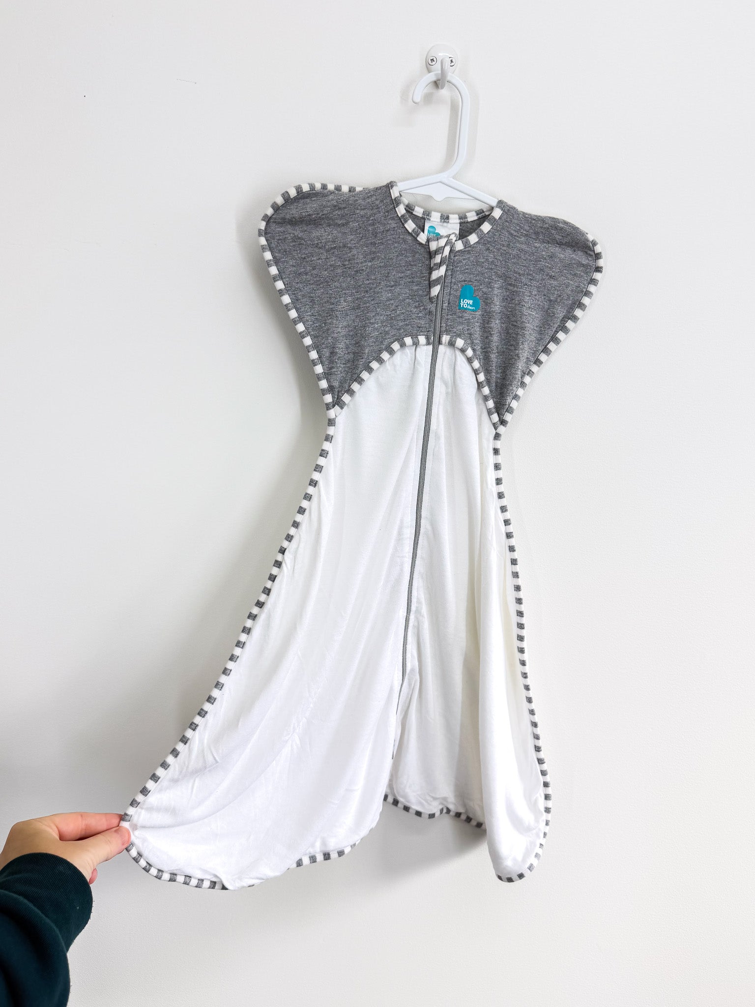 Love To Dream hip harness swaddle 1.0 tog (med)