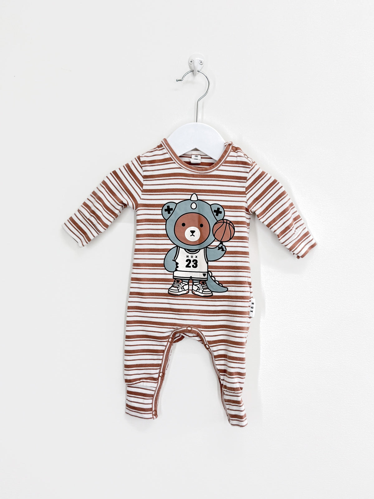 Hux organic b-ball dino bear zipsuit (0-3m)