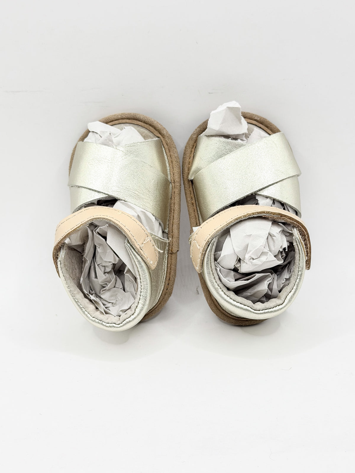 BNWOT Pretty Brave criss cross sandals (18EU)