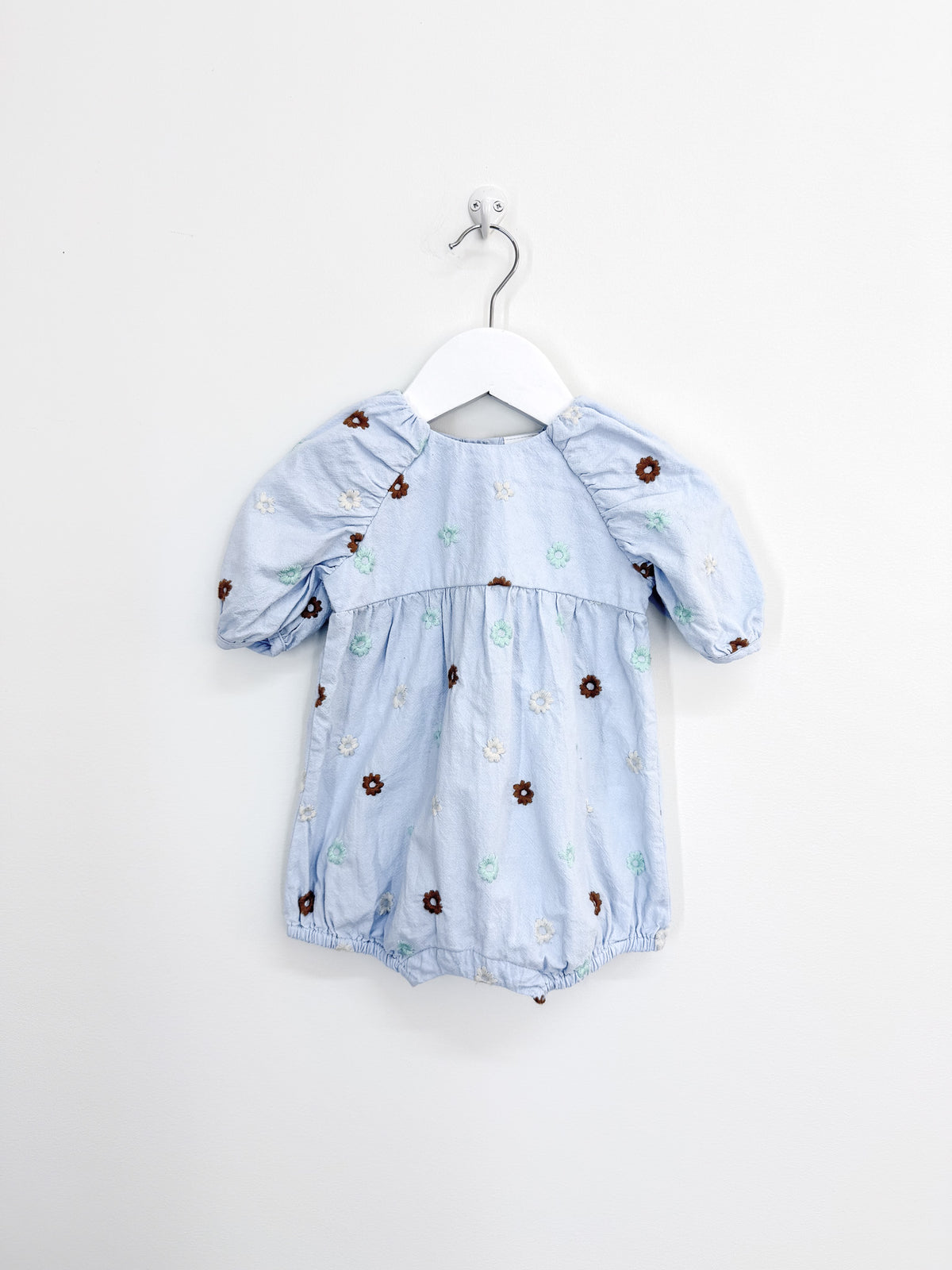 Seed Heritage embroidered puff sleeve romper (3-6m)