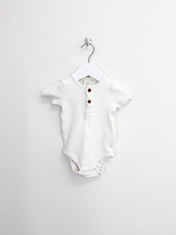 Little Bundle short sleeve waffle henley bodysuit (3-6m)