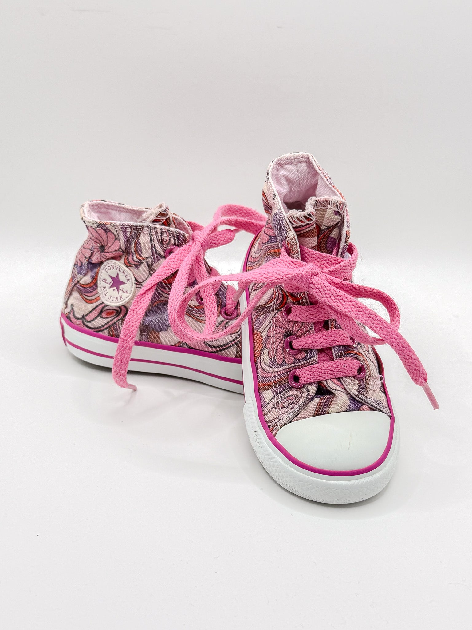 Converse CTAS hi top sneakers (22EU)