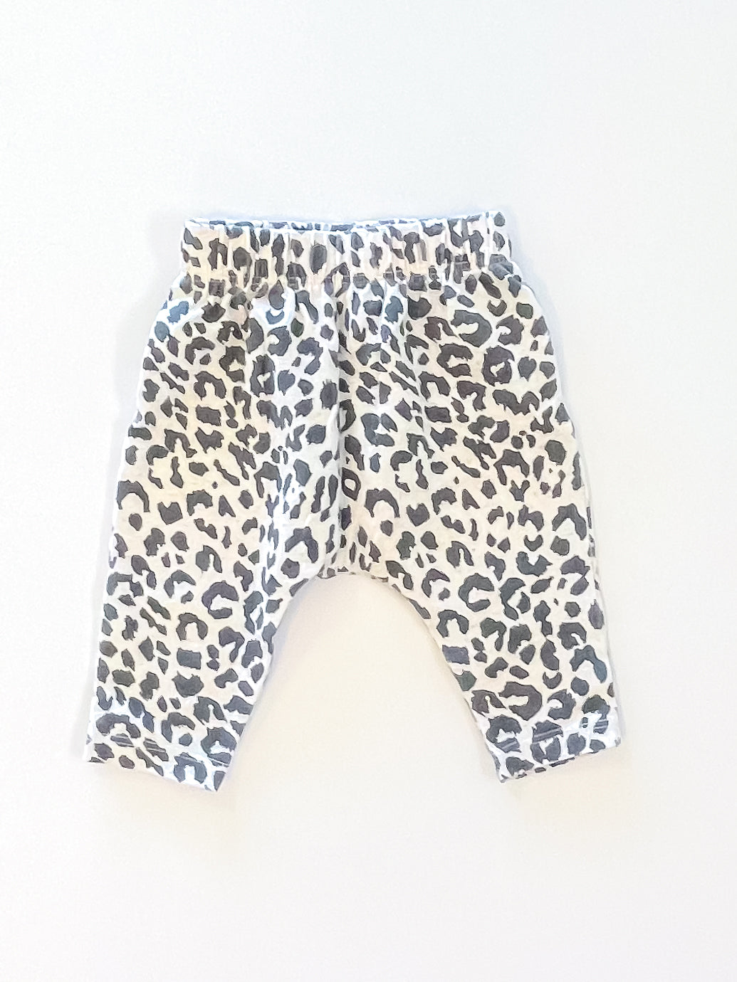 Cotton On Kids leopard leggings (newborn)
