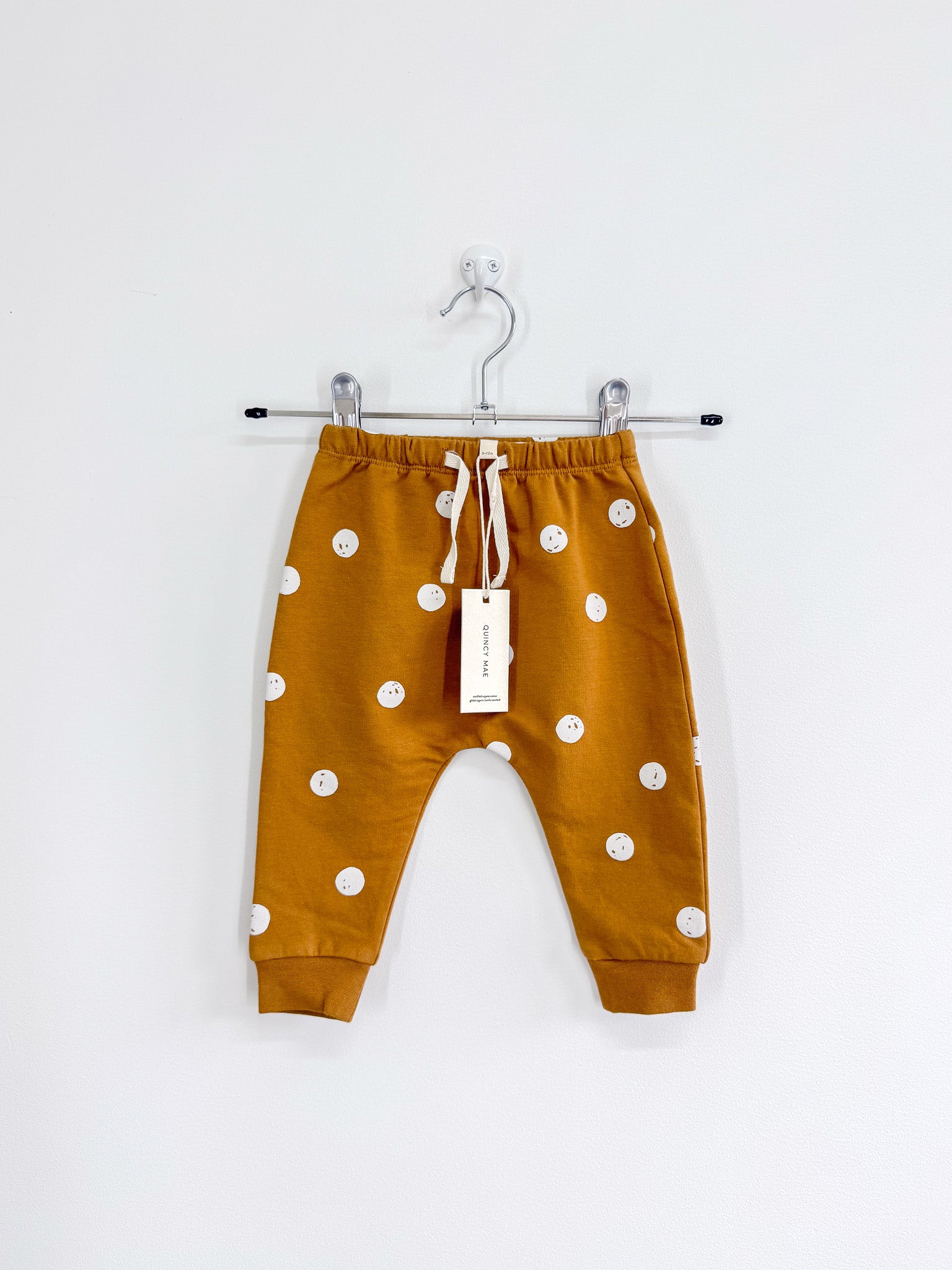 BNWT Quincy Mae organic fleece sweat pants - walnut (6-12m)
