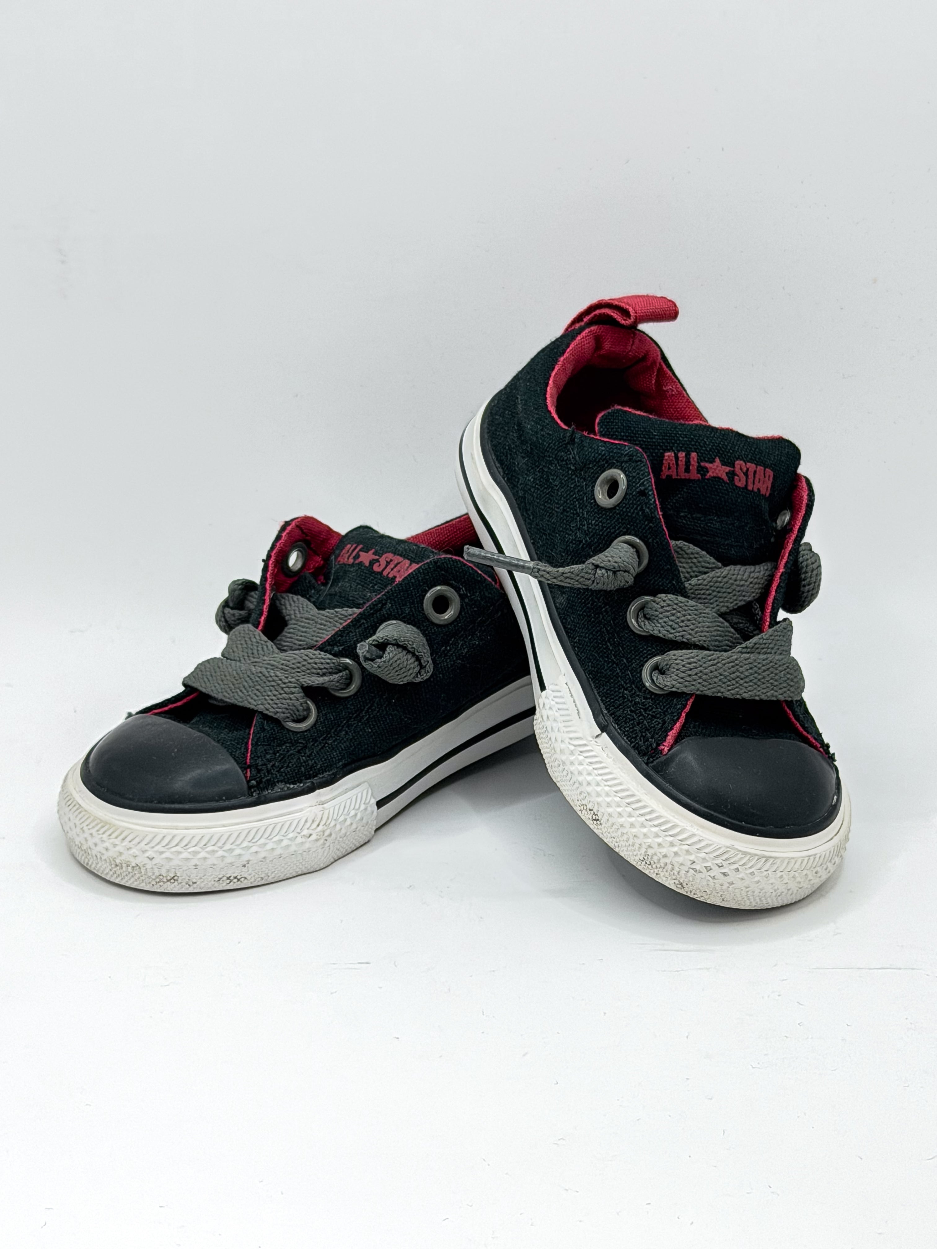 Converse street sneakers (5UK)