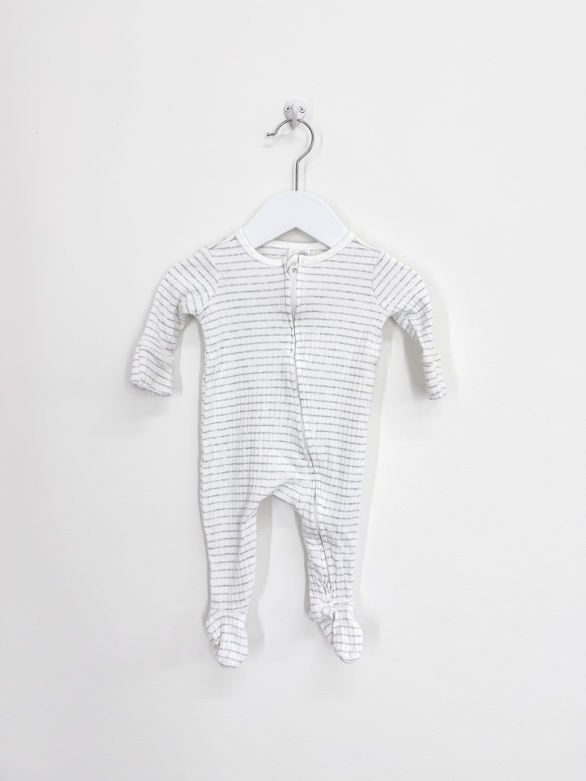 Cotton On Kids organic zipsuit - grey white stripe (0-3m)