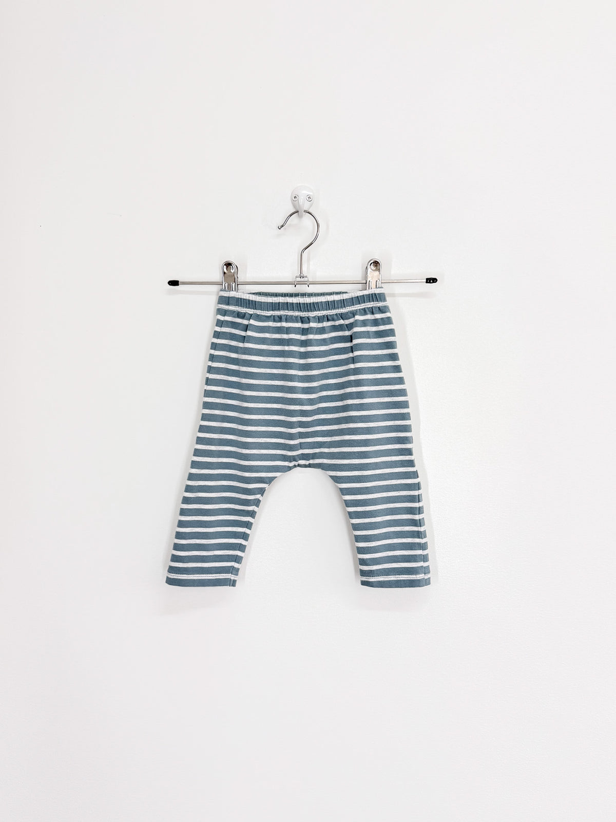 Cotton On Kids striped slouch leggings (3-6m)