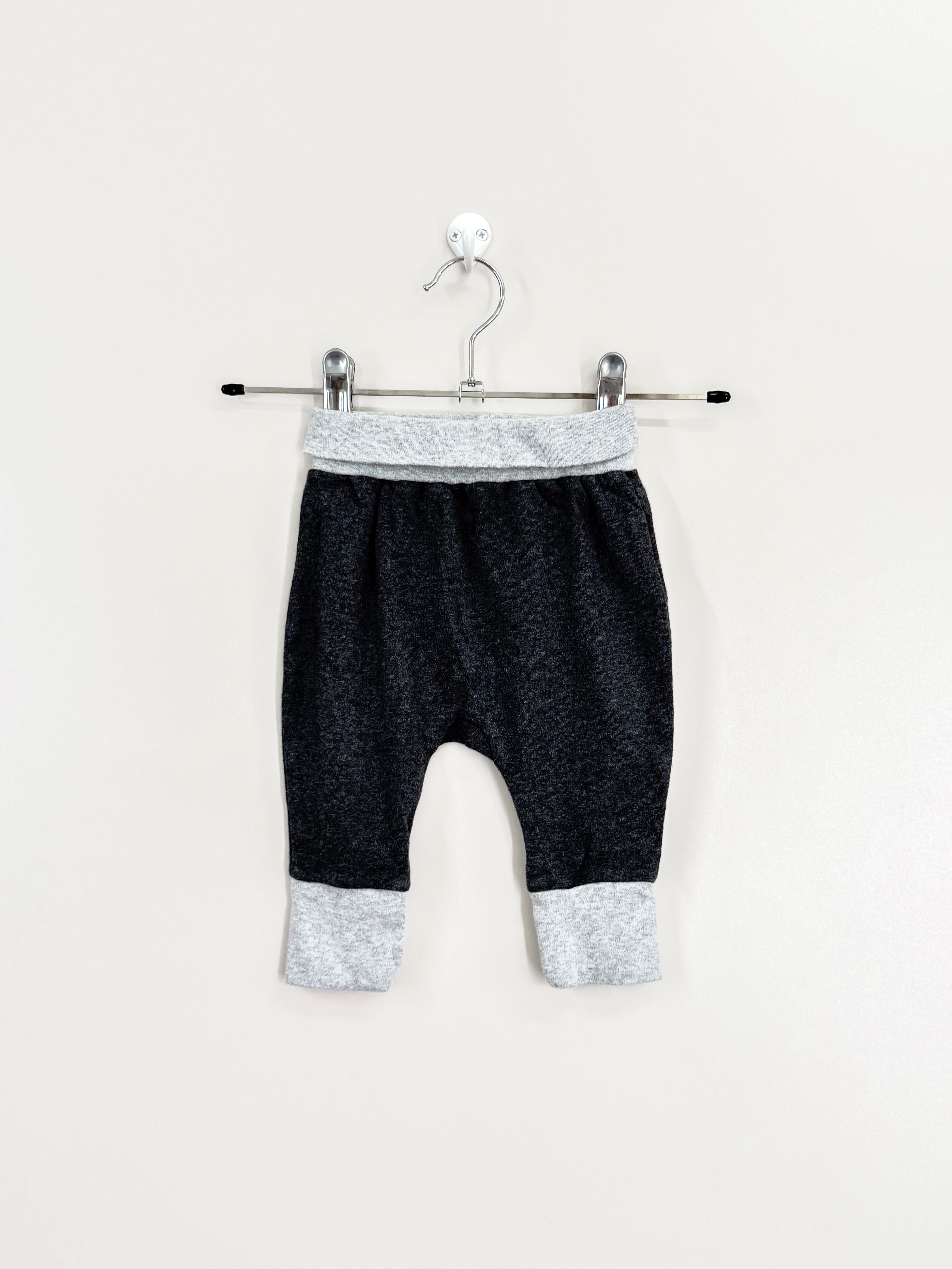 Little Bundle fold over slouch leggings (0-3m)