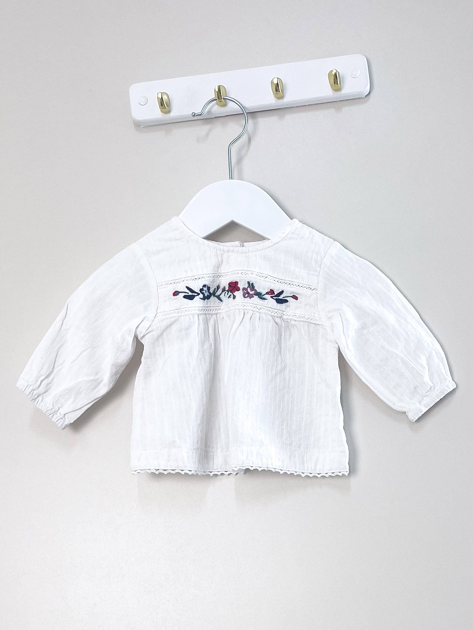 Fox & Finch embroidered blouse (3m)