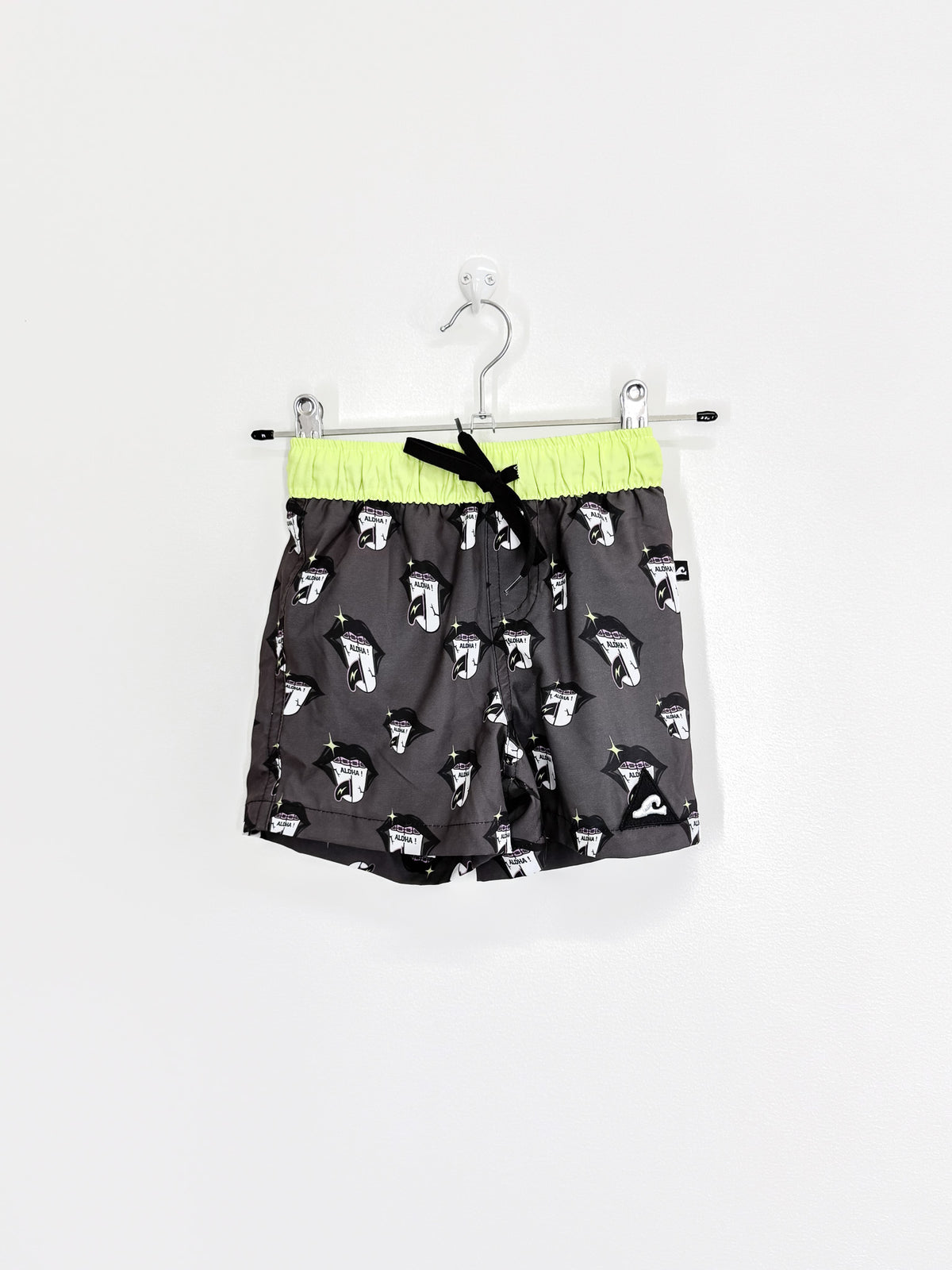 Hello Stranger aloha tounge board shorts (4y)