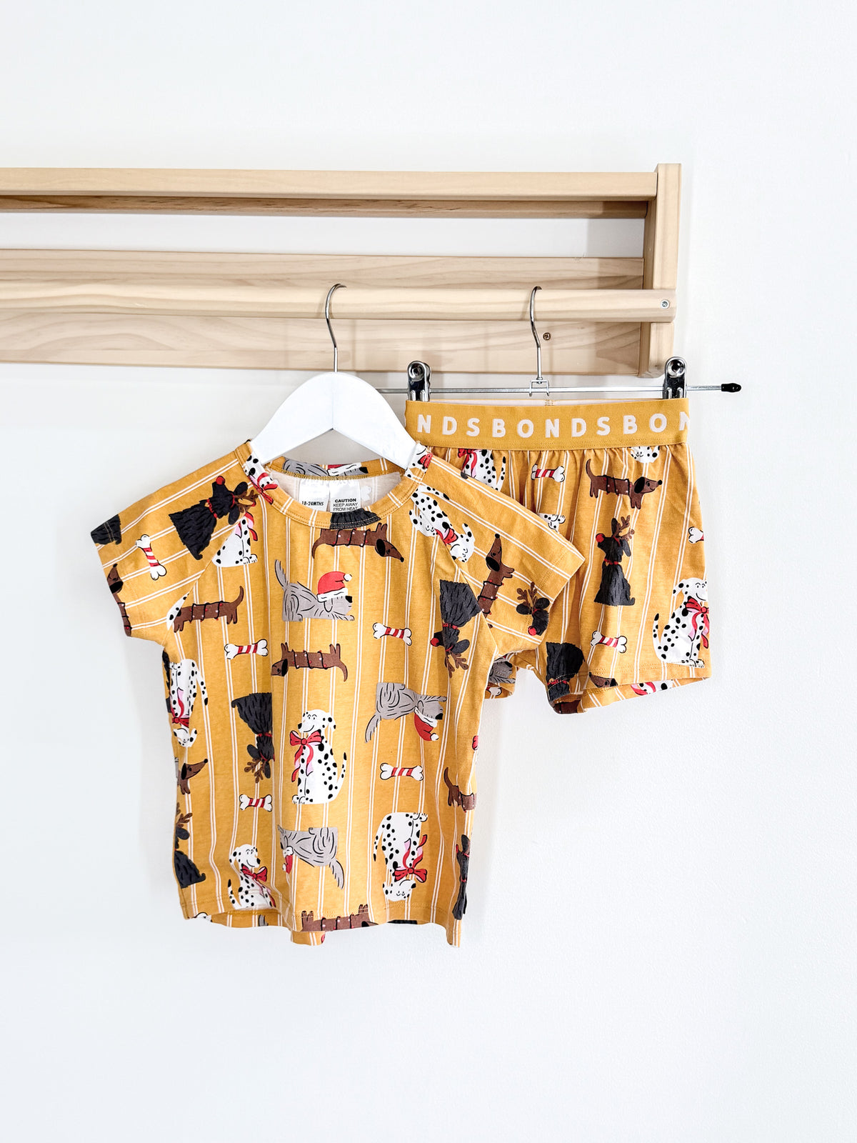 🎄 Bonds PJ set - puppies for xmas (18-24m)