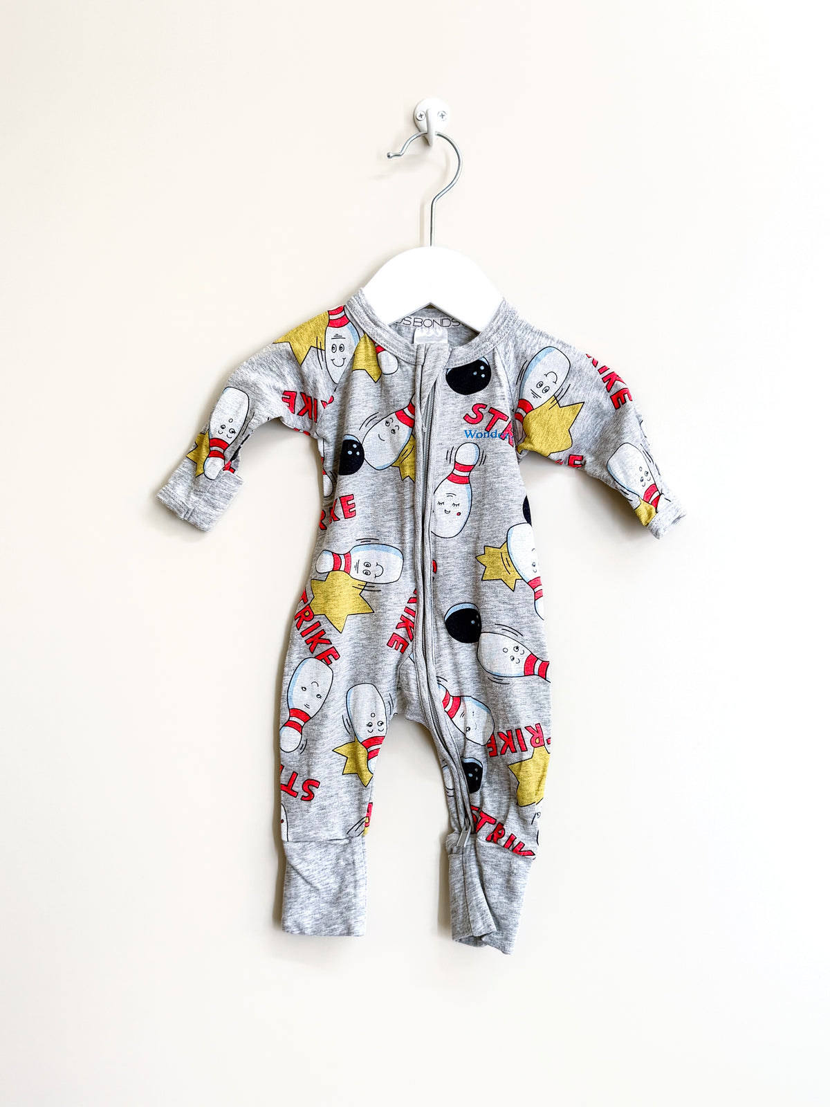 Bonds wondersuit - bowling strike (0-3m)