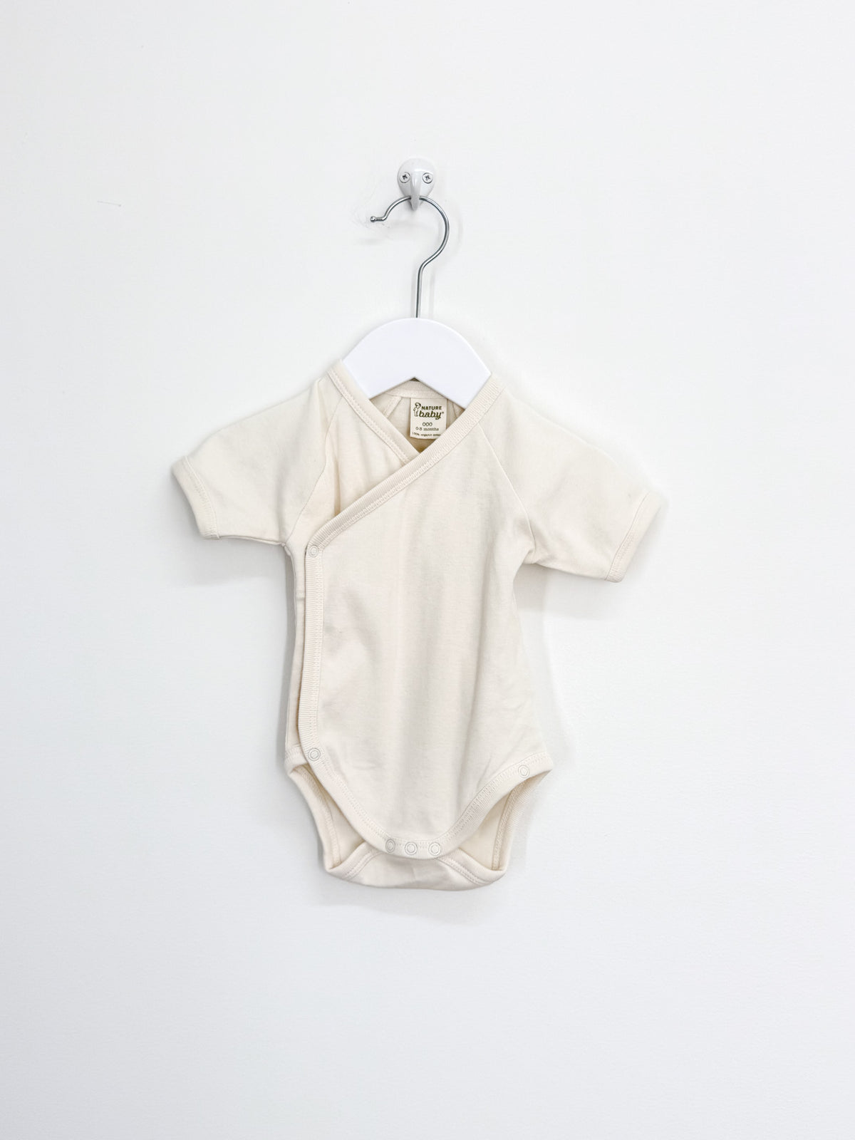 BNWOT Nature Baby organic short sleeve kimono bodysuit - natural (0-3m)